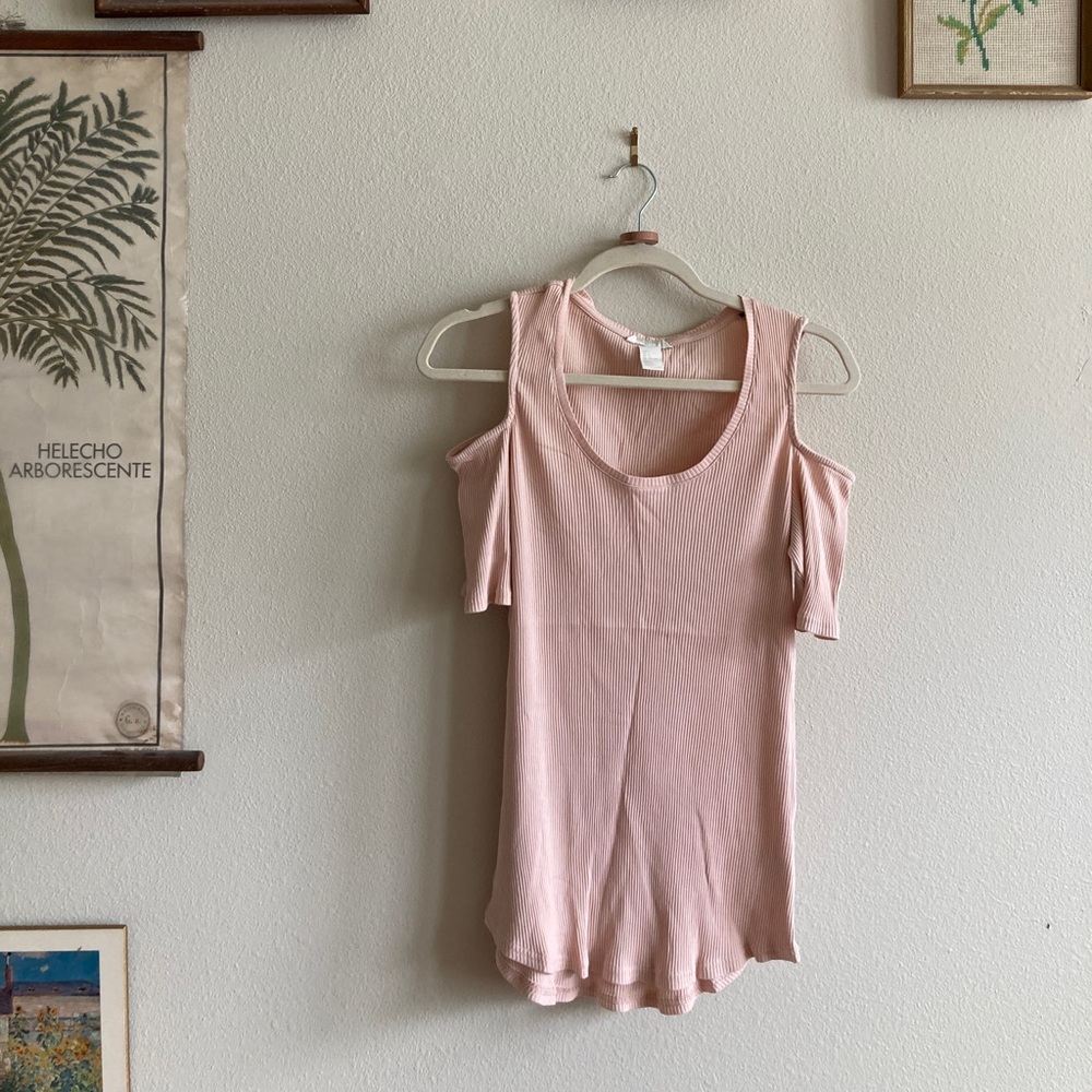 Cold shoulder rubbed pink H&M top